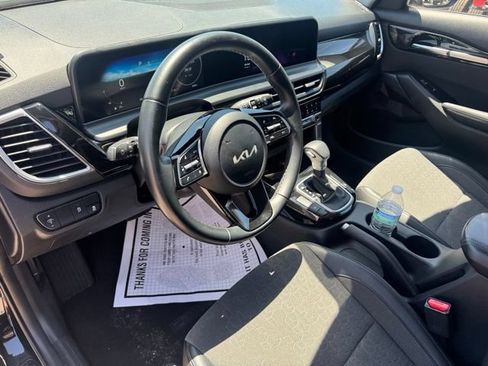 Used 2024 Kia Seltos S FWD image 13