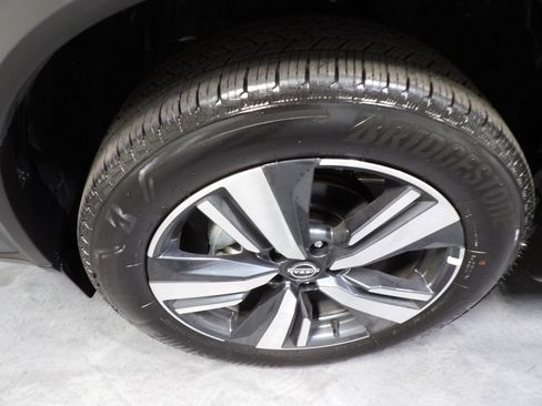 Used 2026 Nissan Rogue SL AWD/4WD image 28