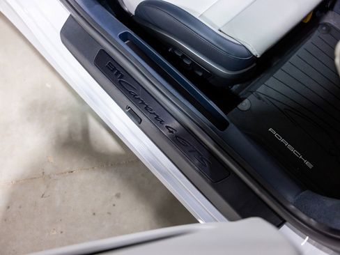 Used 2025 Porsche 911 Carrera 4 GTS image 30