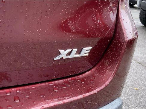 Used 2019 Toyota Highlander XLE image 9