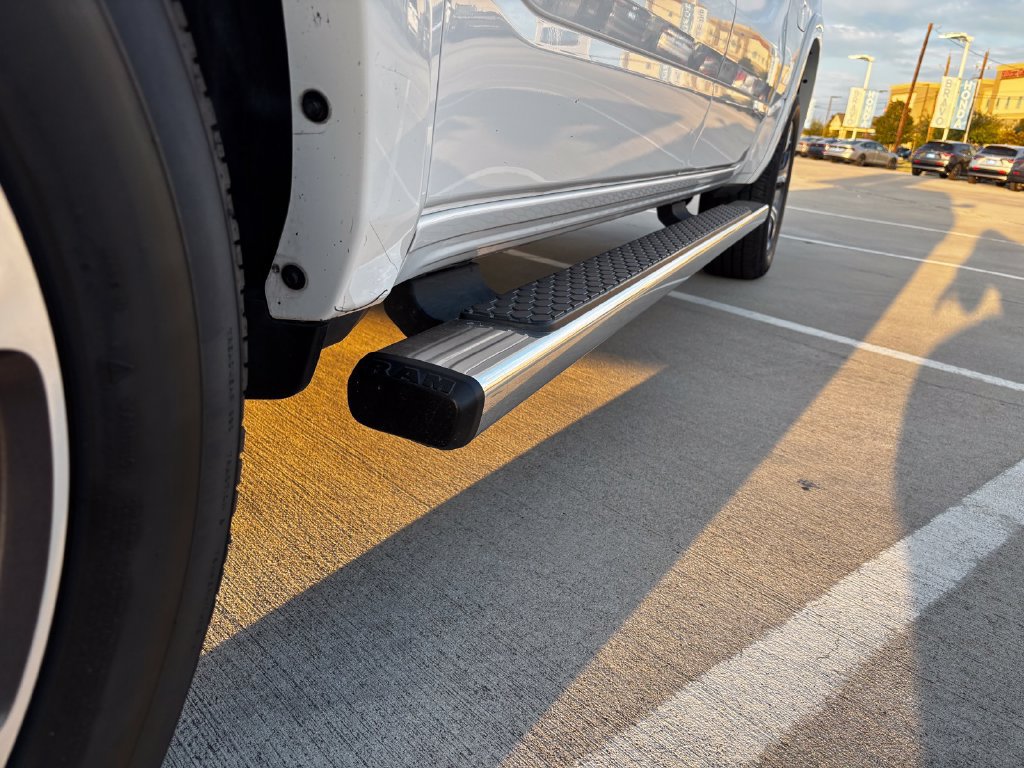 Used 2022 RAM 1500 Laramie AWD/4WD image 14