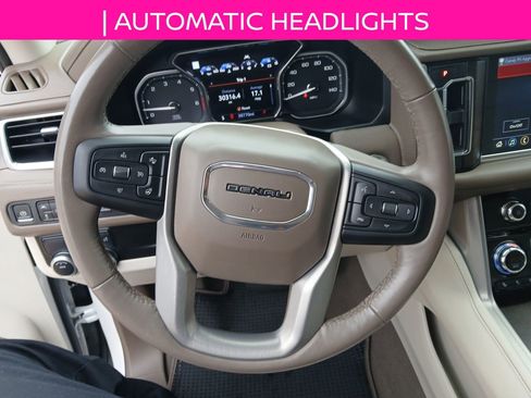 Used 2021 GMC Yukon Denali w/ LPO, Illumination Package image 12