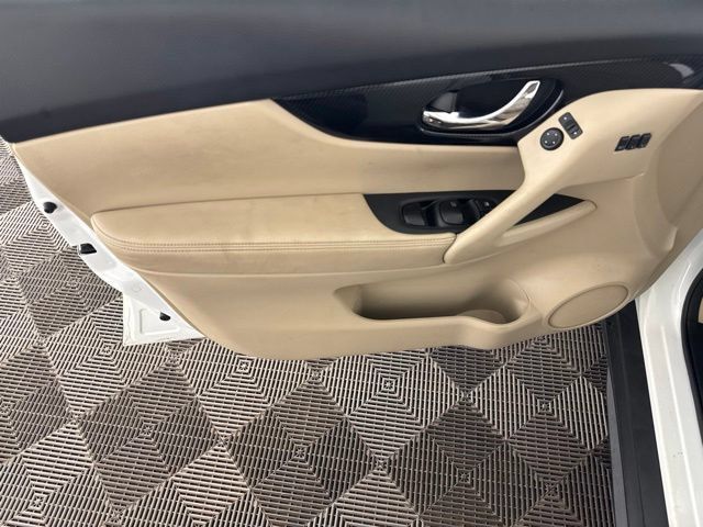 Used 2020 Nissan Rogue SL w/ Premium Package AWD/4WD image 18