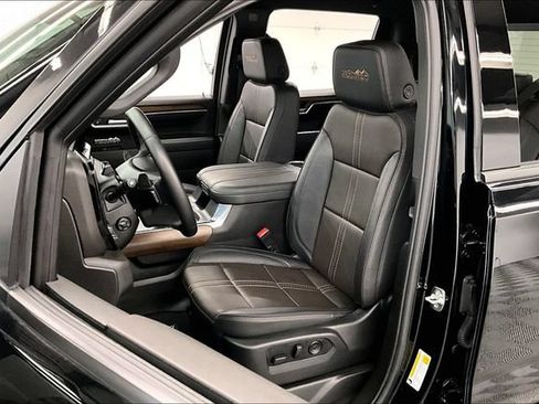 Used 2026 Chevrolet Silverado 1500 High Country w/ Midnight Edition AWD/4WD image 23
