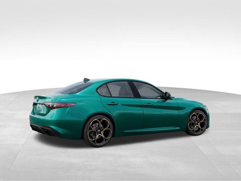 Used 2025 Alfa Romeo Giulia w/ Driving Assist Package RWD image 4