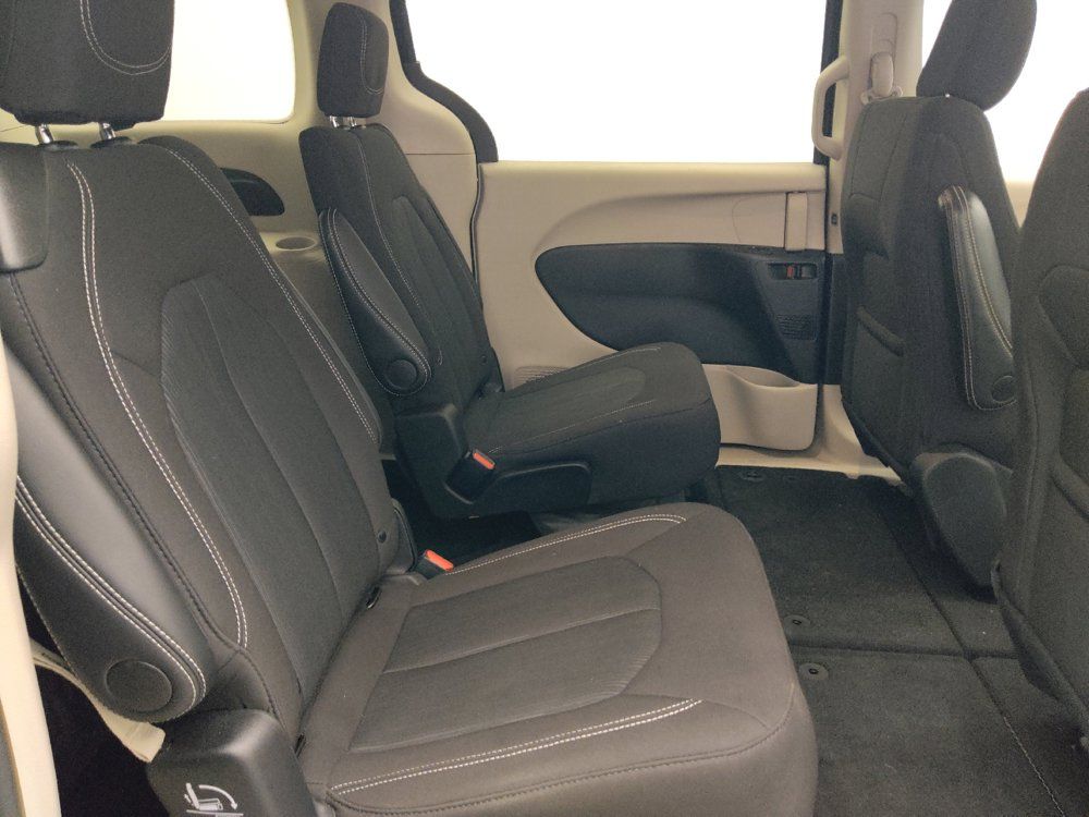 Used 2024 Chrysler Voyager LX FWD image 19
