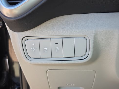 Certified 2025 Kia Soul LX FWD image 25