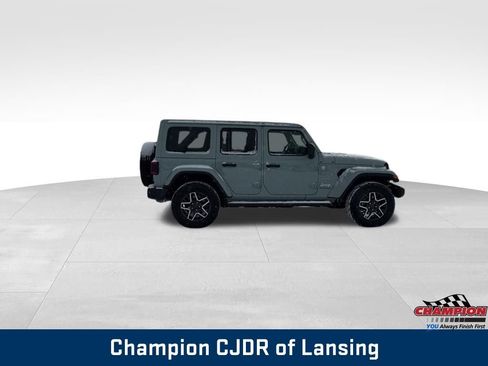 Used 2024 Jeep Wrangler Sahara image 7