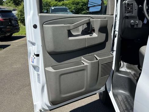 New 2026 GMC Savana 3500 Extended w/ Driver Convenience Package RWD image 8