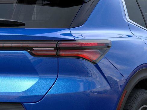 New 2026 Chevrolet Equinox EV LT image 11