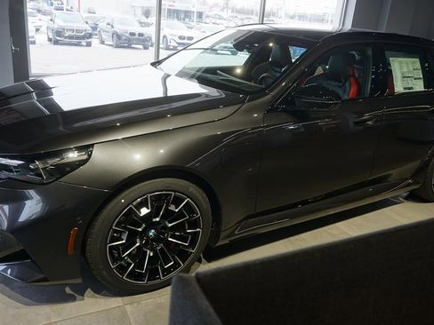 New 2026 BMW M5 Touring image 2