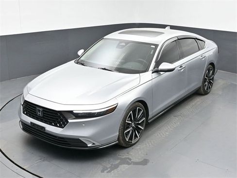 Used 2024 Honda Accord Touring image 15