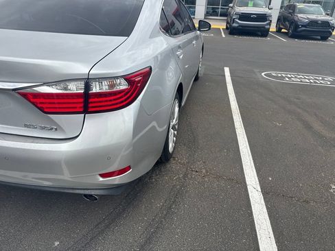 Used 2014 Lexus ES 350 w/ Luxury Package FWD image 3