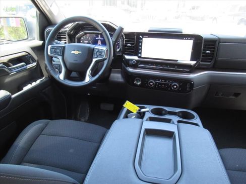 Used 2024 Chevrolet Silverado 1500 LT AWD/4WD image 13