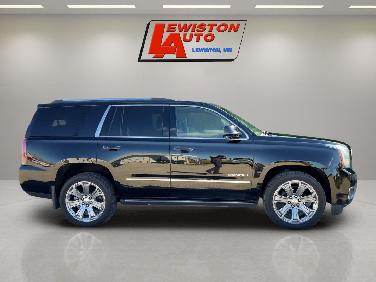 Certified 2015 GMC Yukon Denali w/ Premium Package AWD/4WD image 6