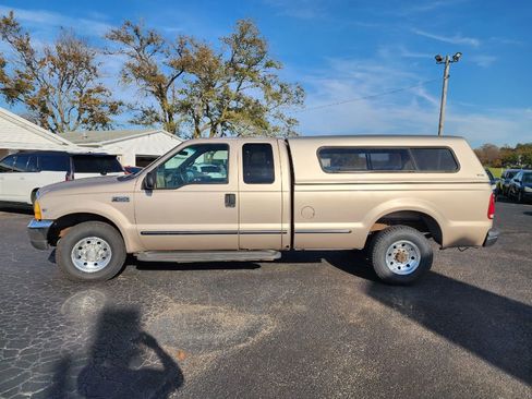 Used 1999 Ford F250 XL image 9