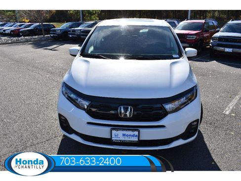 New 2026 Honda Odyssey Touring image 3