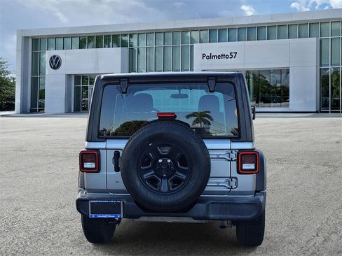 Used 2019 Jeep Wrangler Sport image 5