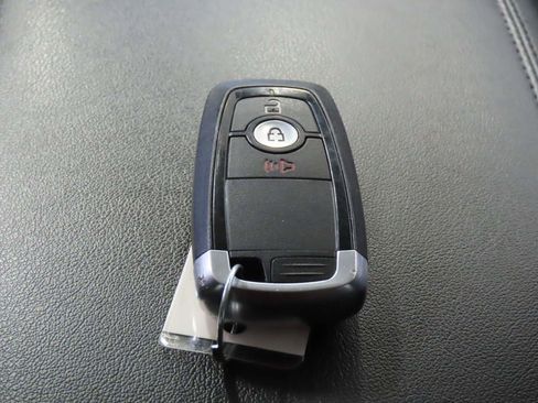 Used 2024 Ford Edge SEL AWD/4WD image 19