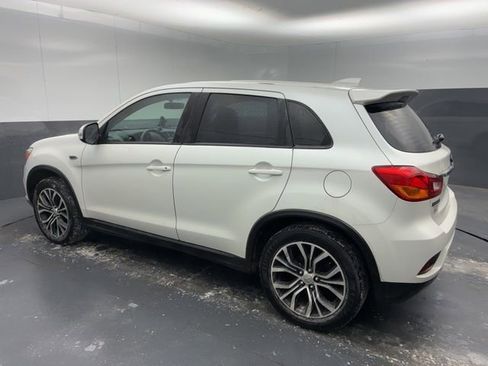 Used 2019 Mitsubishi Outlander Sport ES image 2