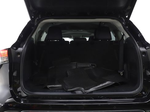 Used 2020 Toyota Highlander Limited image 17