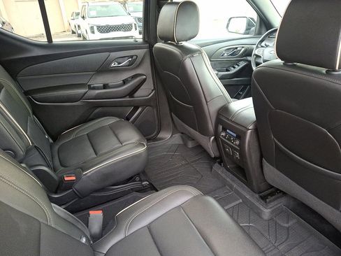 Used 2023 Chevrolet Traverse Premier image 25