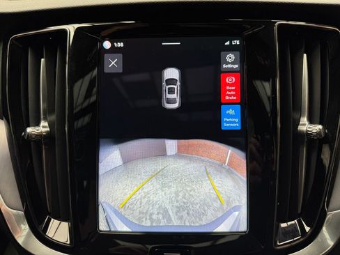 Used 2025 Volvo S60 B5 Core FWD image 22