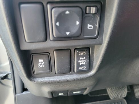 Used 2017 Nissan Juke SL image 39