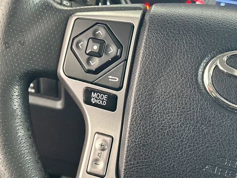 Used 2018 Toyota 4Runner Limited AWD/4WD image 22
