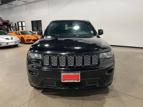 Used 2022 Jeep Grand Cherokee Laredo X image 8