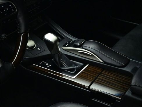 Used 2016 Lexus ES 350 w/ Luxury Package w/Wood Trim image 17