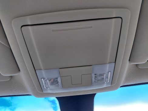 Used 2018 Ford Taurus SE FWD image 23