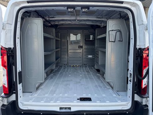 Used 2018 Ford Transit 250 130 Low Roof RWD image 9