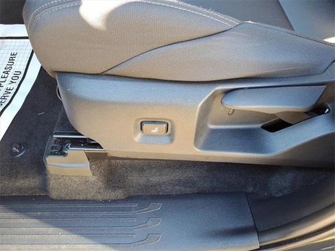 Certified 2025 Toyota Tacoma SR image 4