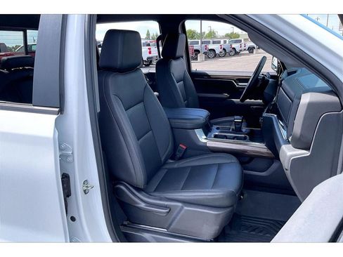 Used 2024 Chevrolet Silverado 1500 LT Trail Boss w/ LT Trail Boss Premium Package AWD/4WD image 8