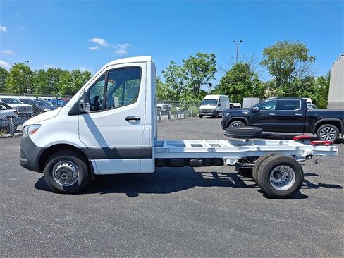 Used 2024 Mercedes-Benz Sprinter 4500 image 8