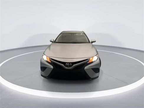 Used 2020 Toyota Camry SE image 7