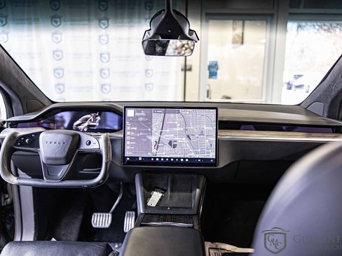 Used 2022 Tesla Model X image 31