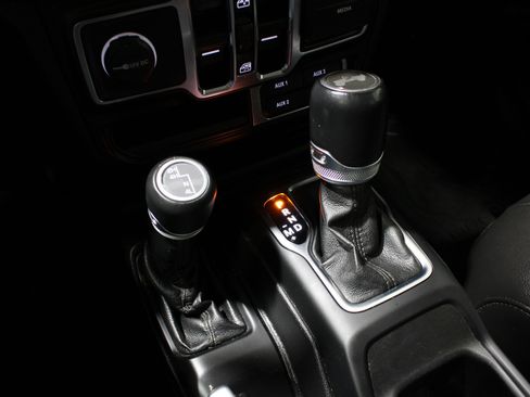 Used 2021 Jeep Wrangler Unlimited Sahara image 18