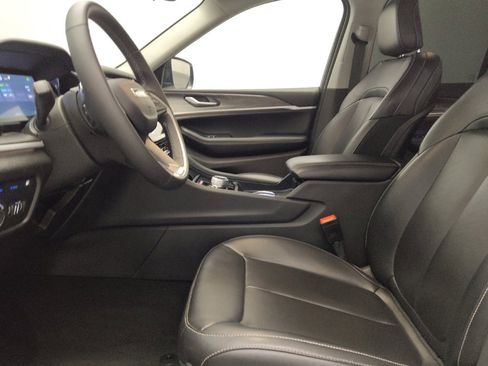 Used 2023 Jeep Grand Cherokee 4WD 4xe image 17