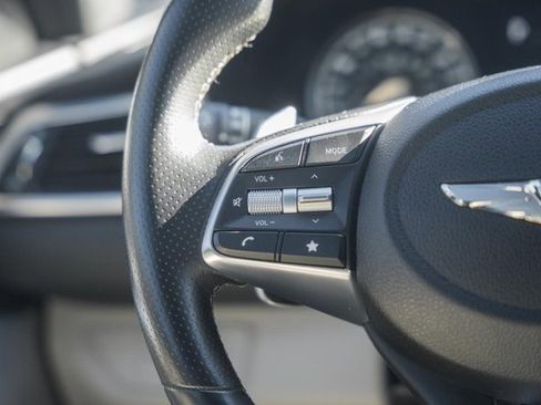 Used 2023 Genesis G70 2.0T image 27