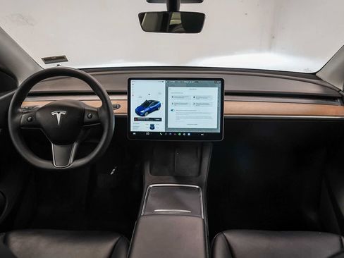 Used 2021 Tesla Model Y Long Range image 12