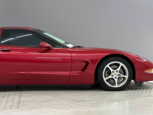 Used 2004 Chevrolet Corvette Coupe w/ Roof Package RWD image 31