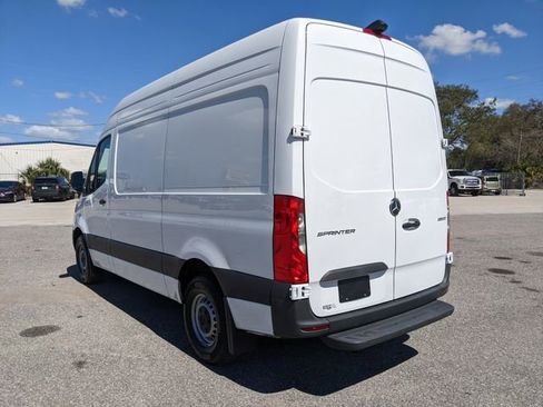 Used 2025 Mercedes-Benz Sprinter 2500 image 6