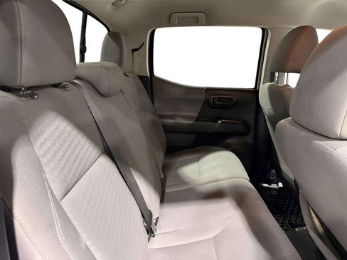 Used 2020 Toyota Tacoma SR5 AWD/4WD image 15