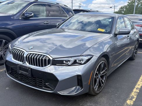 Used 2023 BMW 330e xDrive w/ M Sport Package AWD/4WD image 3