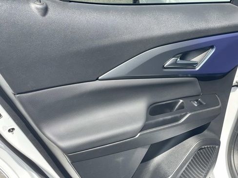 Used 2025 Chevrolet Equinox EV LT w/ Convenience Package image 34