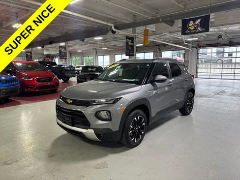 Used 2023 Chevrolet TrailBlazer LT w/ Convenience Package AWD/4WD image 1