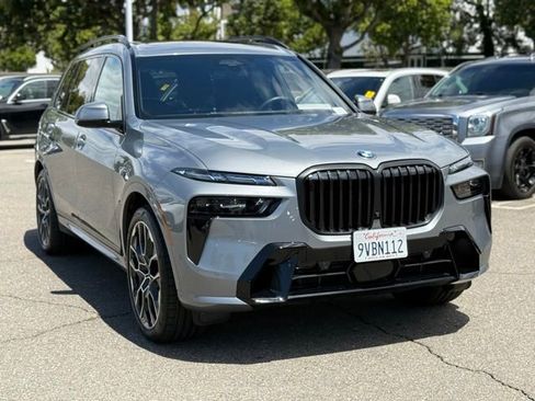Used 2026 BMW X7 xDrive40i w/ M Sport Package AWD/4WD image 5