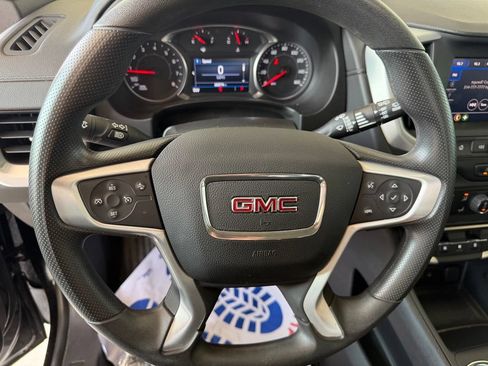 Used 2024 GMC Terrain SLE w/ Driver Convenience Package FWD image 8